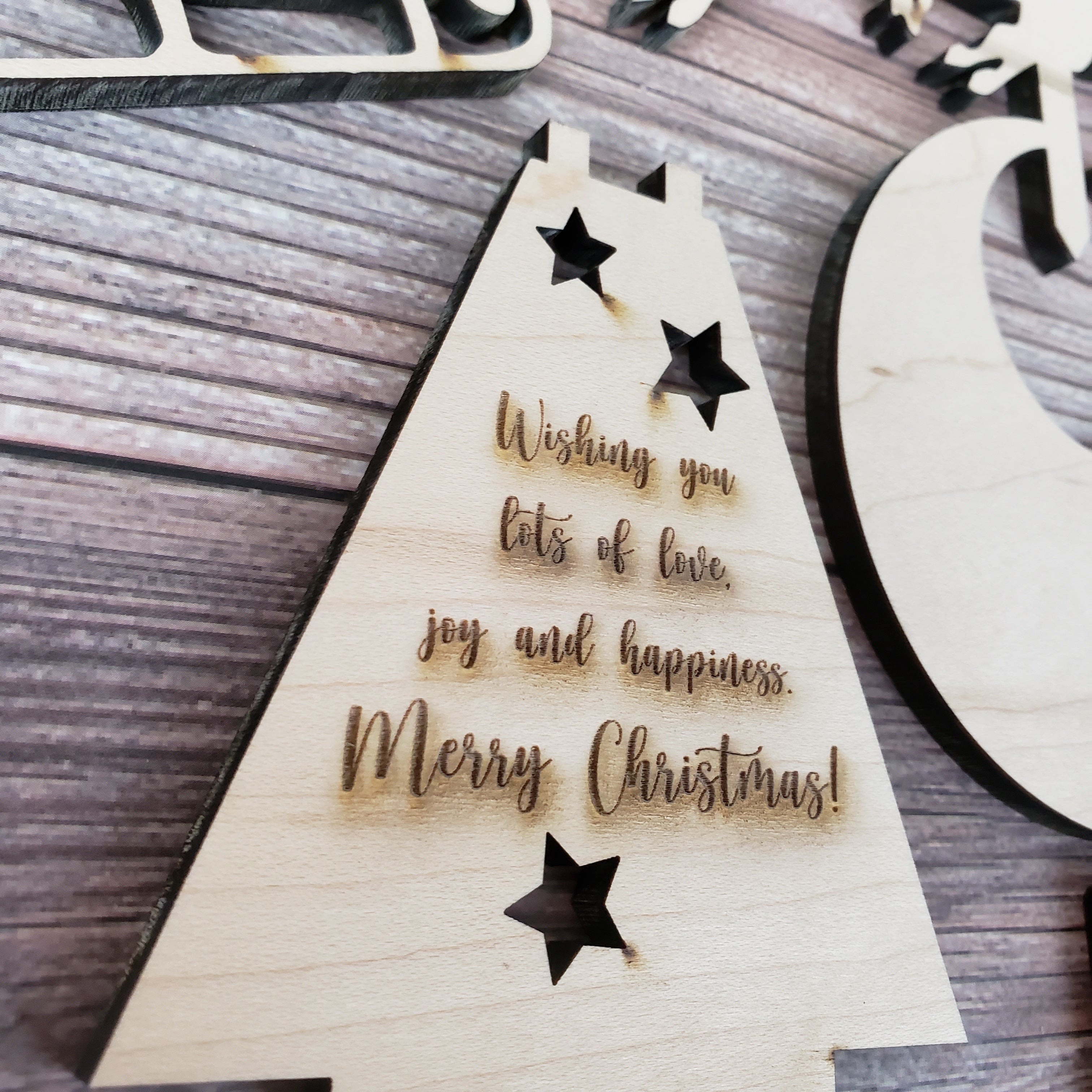 Rocking santa claus and deers christmas decoration with custom saying - Semper-KIK