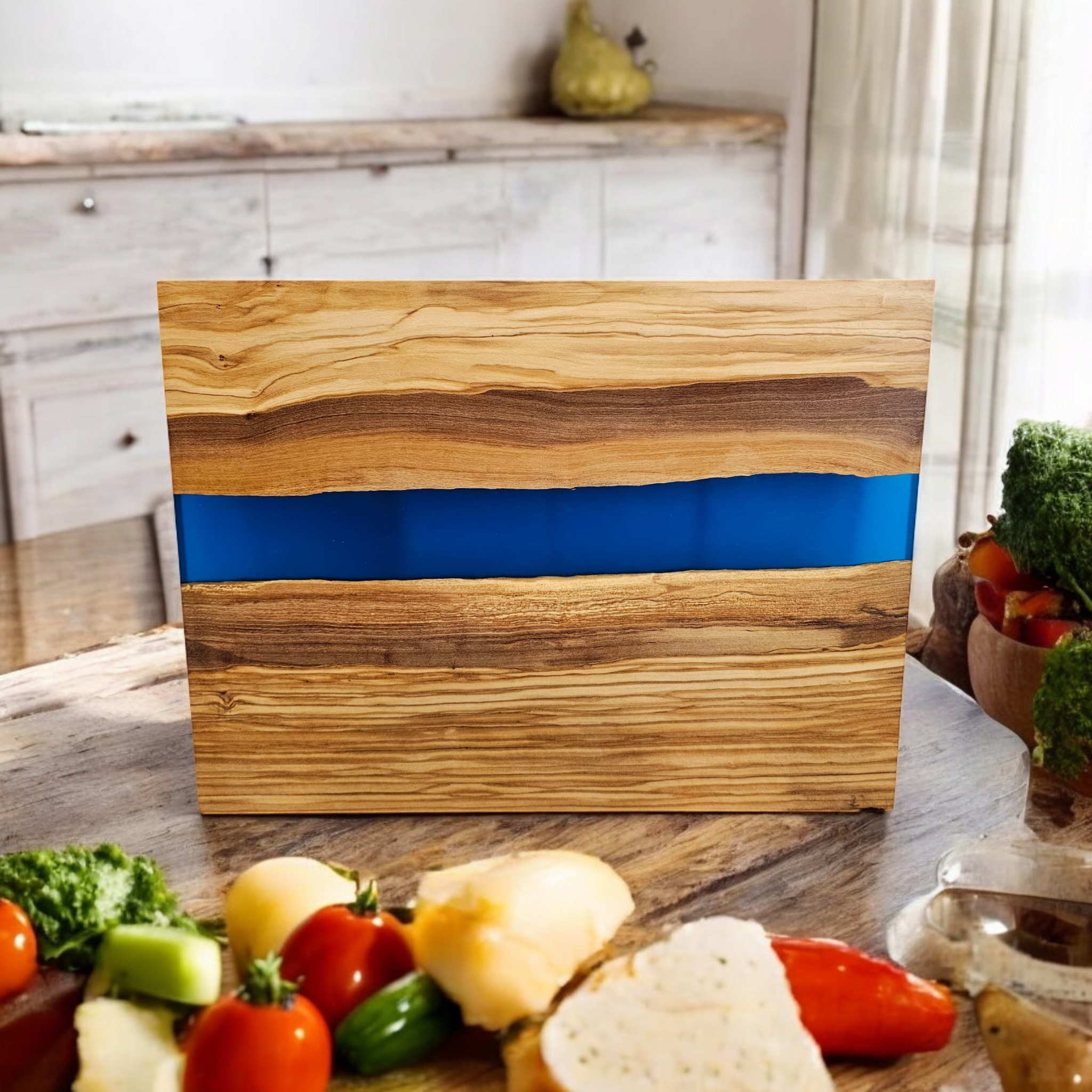 Wood
Olive Wood Resin Cutting Board